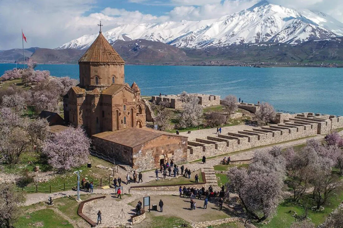 Çoruh Outdoor Travel & Tour  22.Yıllık Deneyim - | Gürcistan, Azerbaycan ve İran Turlari konusunda uzmanlık ister.